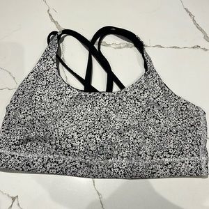 Lululemon sports bra size 10